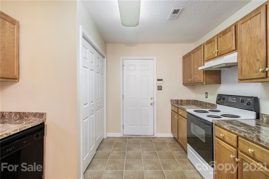 2918 Fairglen Road Charlotte, NC 28269 - Photo 11 of 20 Gallery Image 11