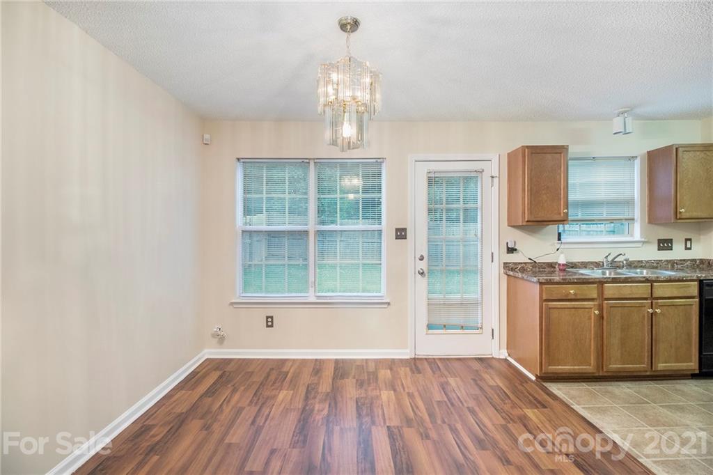 2918 Fairglen Road Charlotte, NC 28269 - Photo 13 of 20 Gallery Image 13