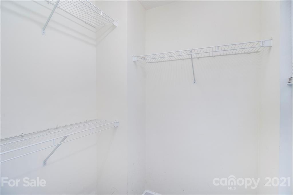 2918 Fairglen Road Charlotte, NC 28269 - Photo 17 of 20 Gallery Image 17