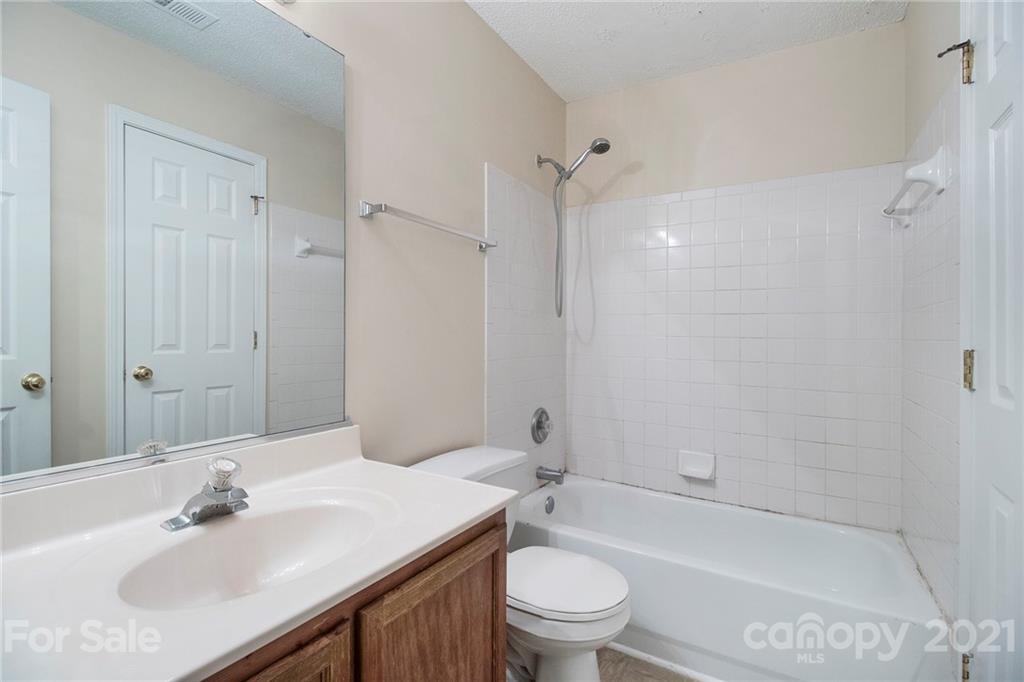 2918 Fairglen Road Charlotte, NC 28269 - Photo 7 of 20 Gallery Image 7