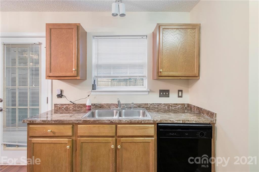 2918 Fairglen Road Charlotte, NC 28269 - Photo 10 of 20 Gallery Image 10