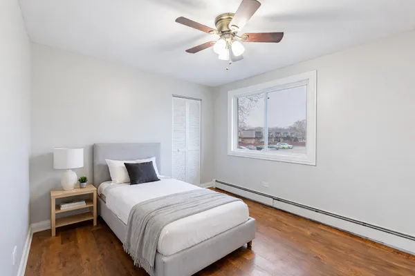 $209,999 | 11128 South 84th Avenue, Unit 2B, Palos Hills, IL 60465