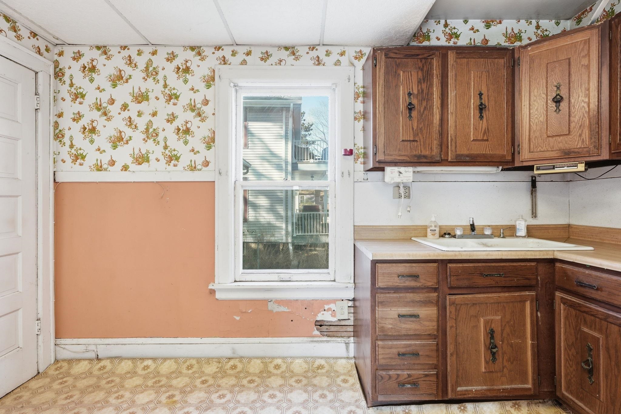 2342 Upham Street Madison, WI 53704 - Photo 13 of 44