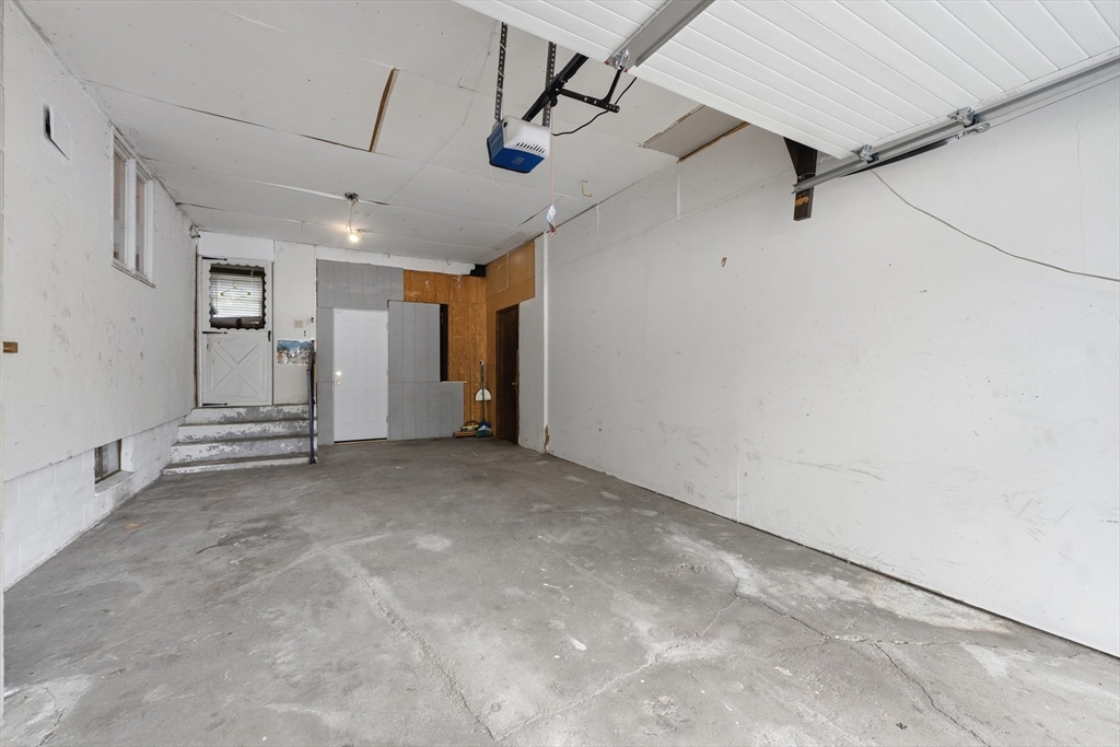 297 Whalom Road Lunenburg, MA 01462 - Photo 10 of 42