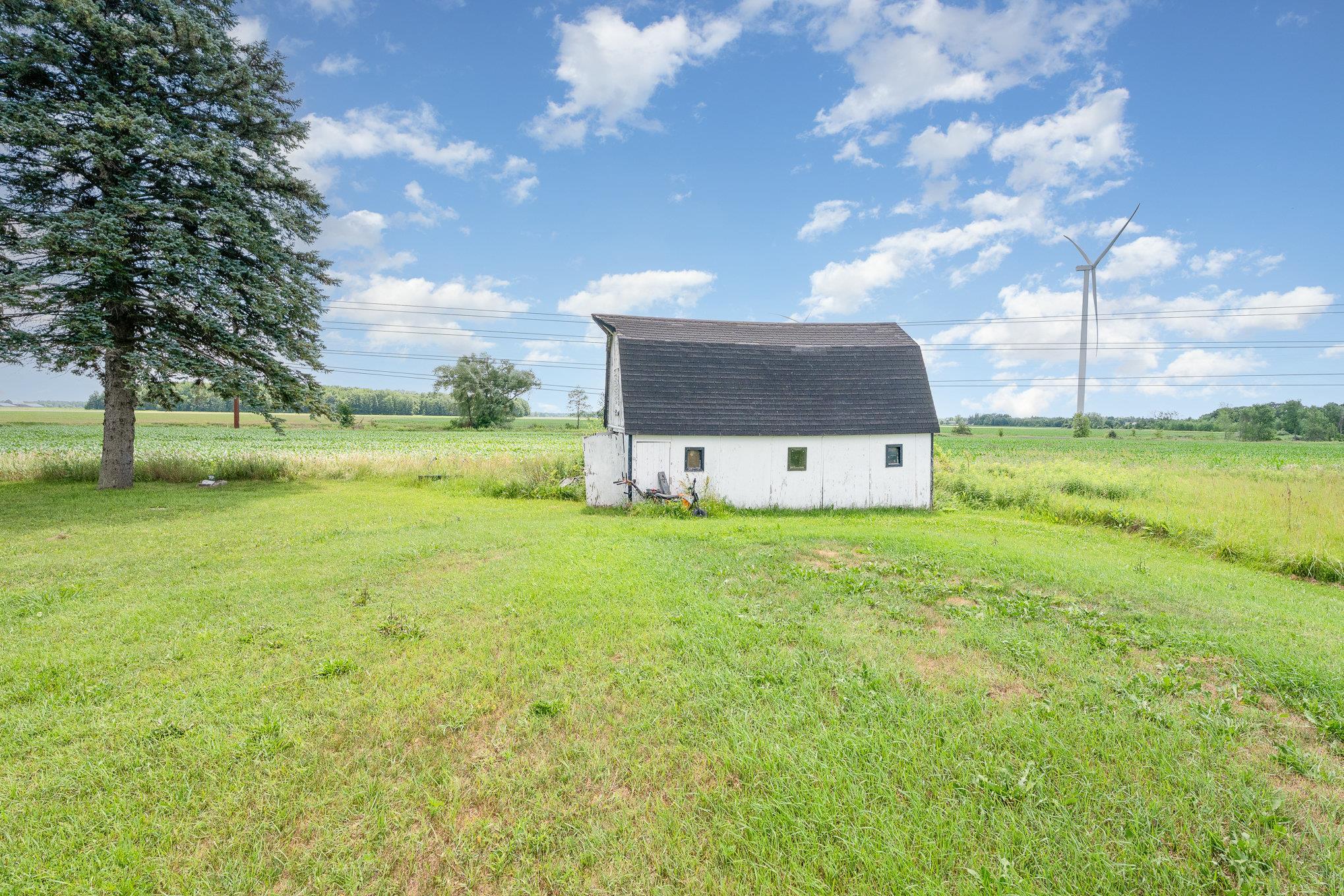 9498 East Vernon Road Coleman, MI 48618 - Photo 22 of 27 1935931-016df413-6b7a-449e-a7d5-cd0c2adedb1e.JPG