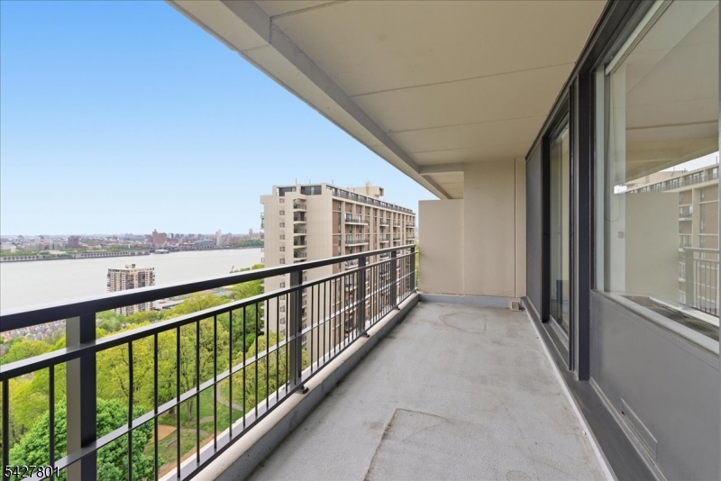2 Horizon Road Fort Lee, NJ 07024 - Photo 22 of 30