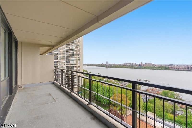 2 Horizon Road Fort Lee, NJ 07024 - Photo 23 of 30