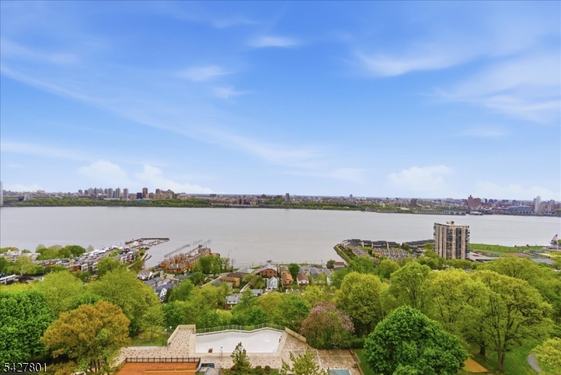 2 Horizon Road Fort Lee, NJ 07024 - Photo 26 of 30