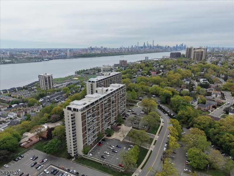 2 Horizon Road Fort Lee, NJ 07024 - Photo 29 of 30