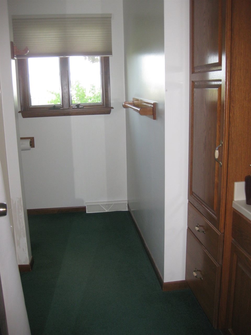 911 East Cottage Grove Road Kawkawlin, MI 48631 - Photo 7 of 22