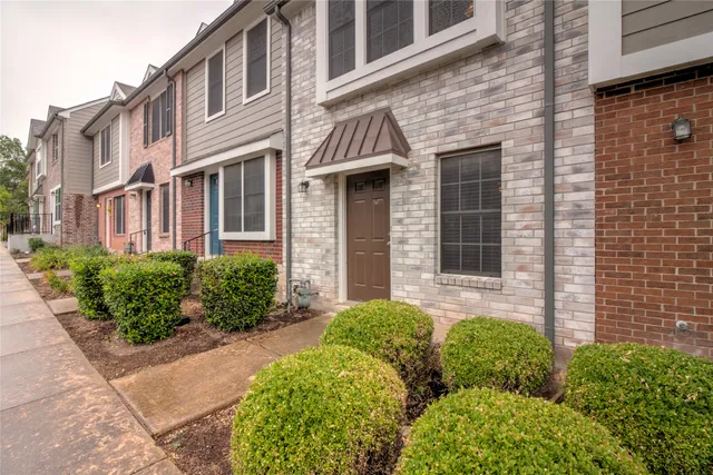 $1,350 | 202 South College Street, Unit 8, Georgetown, TX 78626