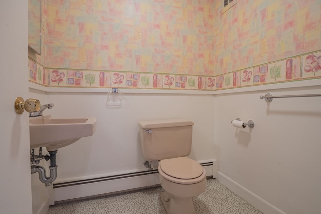 39 Pilgrim Road Marblehead, MA 01945 - Photo 11 of 41