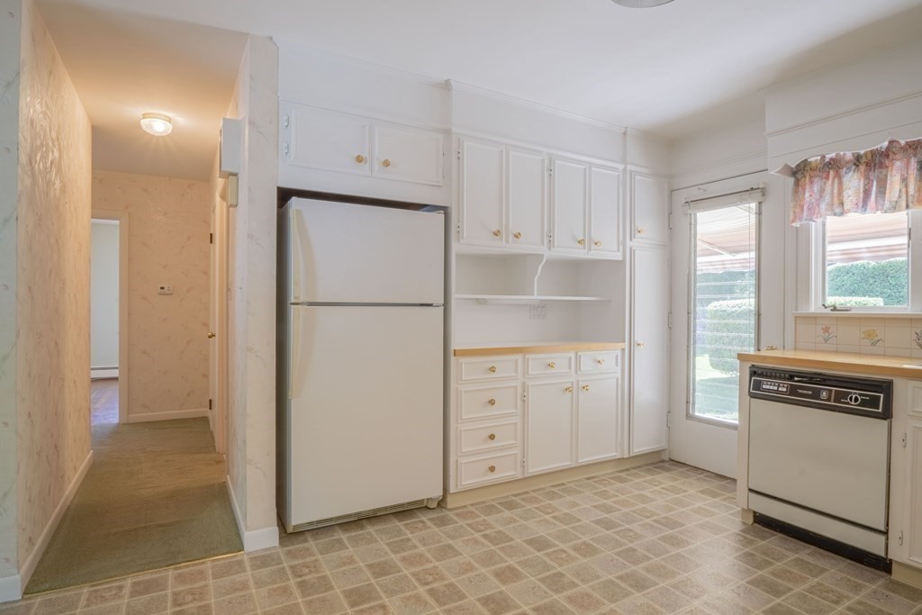 39 Pilgrim Road Marblehead, MA 01945 - Photo 19 of 41