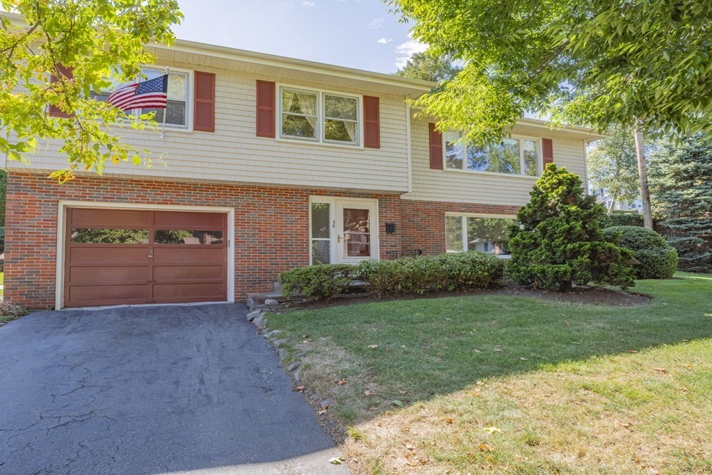 39 Pilgrim Road Marblehead, MA 01945 - Photo 2 of 41