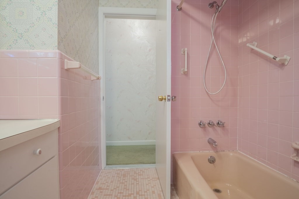 39 Pilgrim Road Marblehead, MA 01945 - Photo 30 of 41