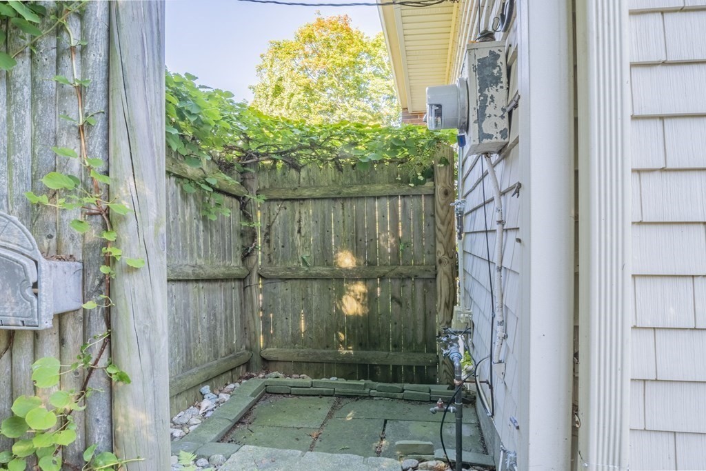 39 Pilgrim Road Marblehead, MA 01945 - Photo 36 of 41