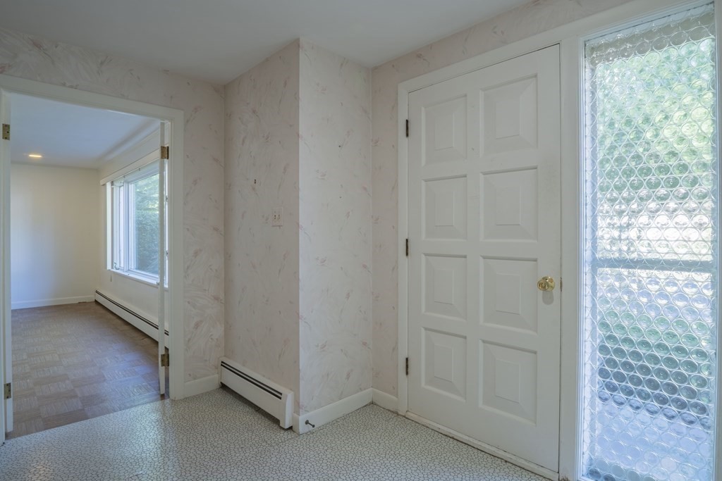 39 Pilgrim Road Marblehead, MA 01945 - Photo 4 of 41