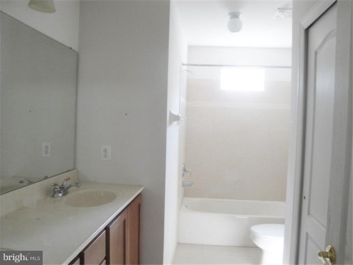 9 Farmview Road Bordentown, NJ 08505 - Photo 17 of 21 Bathroom