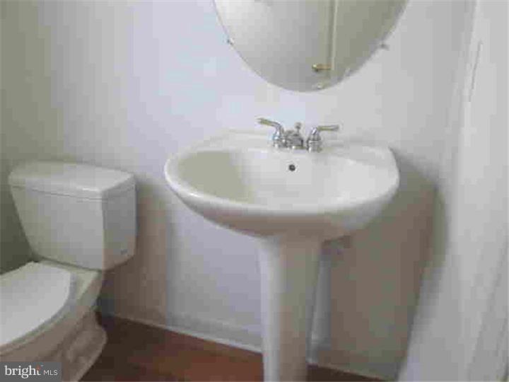 9 Farmview Road Bordentown, NJ 08505 - Photo 5 of 21 Half Bath