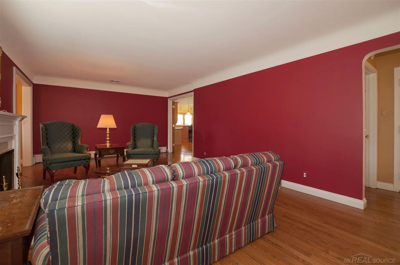 294 Stephens Road Grosse Pointe Farms, MI 48236 - Photo 5 of 42