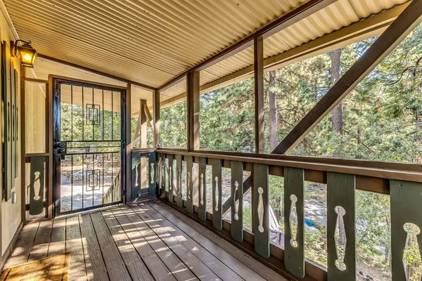 a view of a pathway with a house