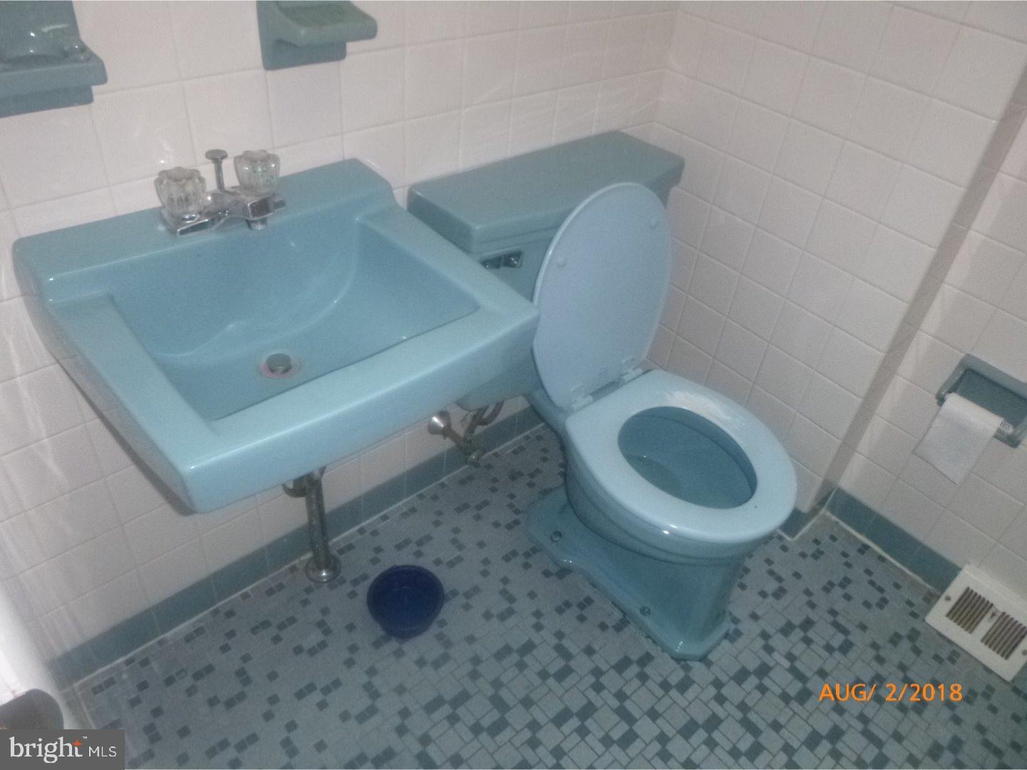 11875 Colman Road Philadelphia, PA 19154 - Photo 14 of 19 Bathroom