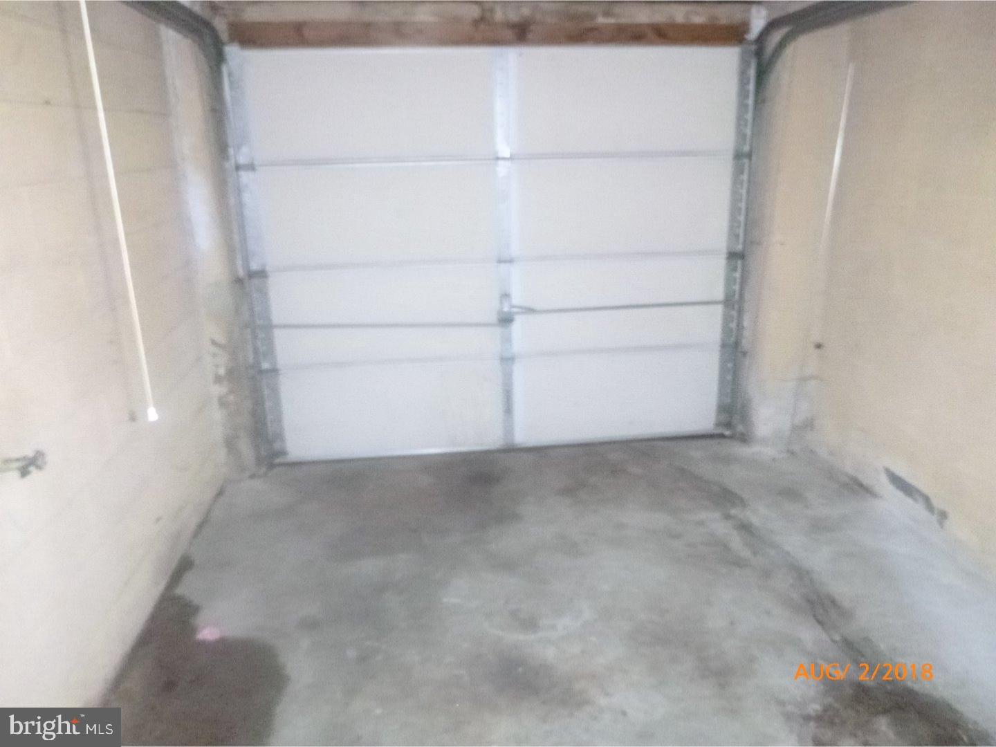11875 Colman Road Philadelphia, PA 19154 - Photo 19 of 19 Garage