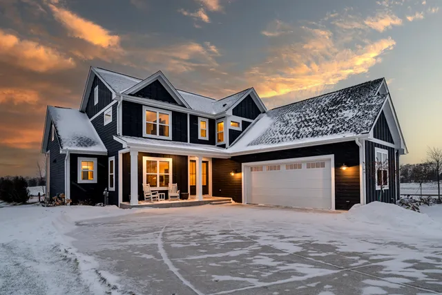 $874,900 | W274-n6937 Pintail Court, Lisbon, WI 53089