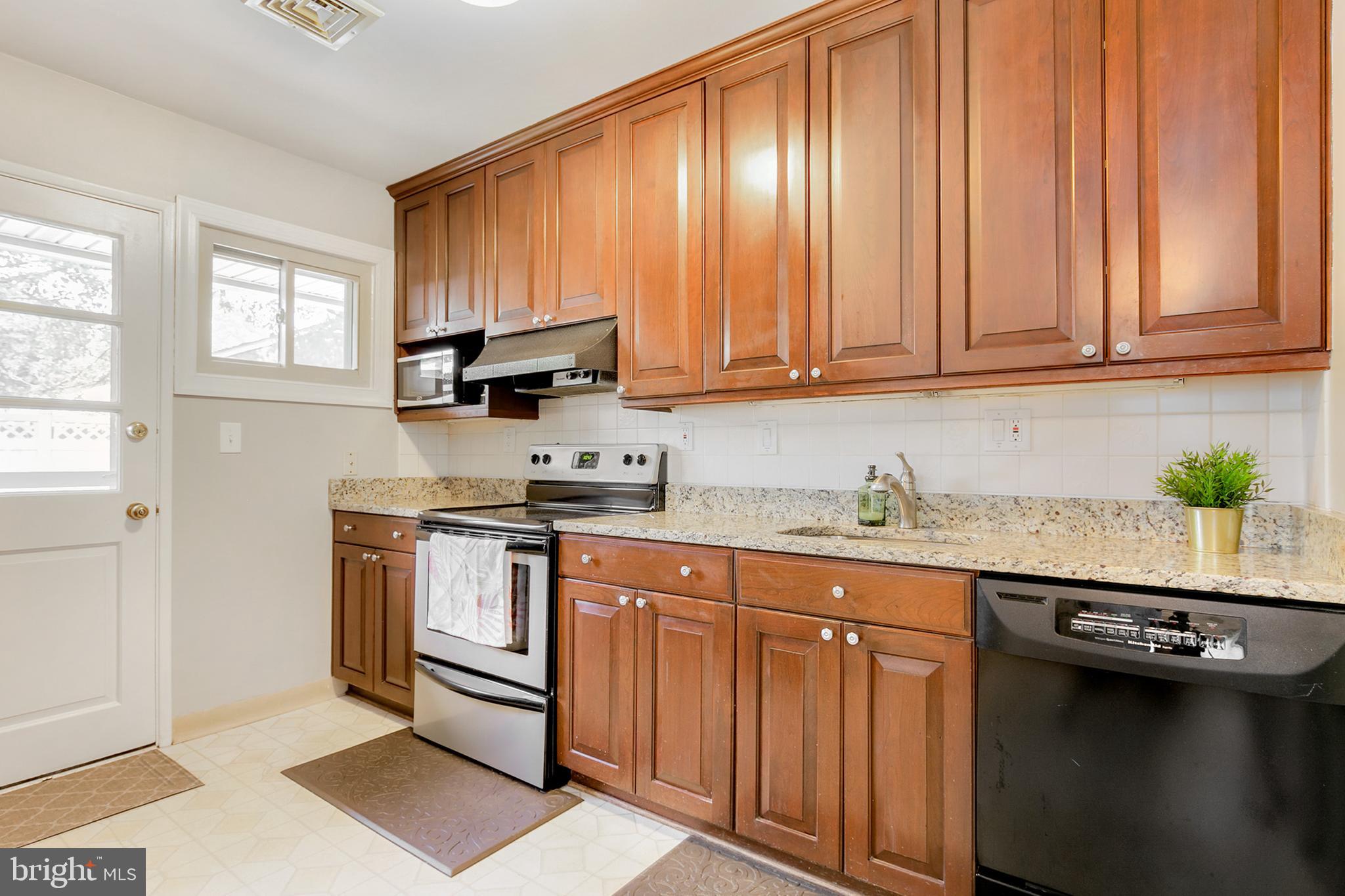4100 Braddock Road Alexandria, VA 22312 - Photo 7 of 37 Gallery Image 7