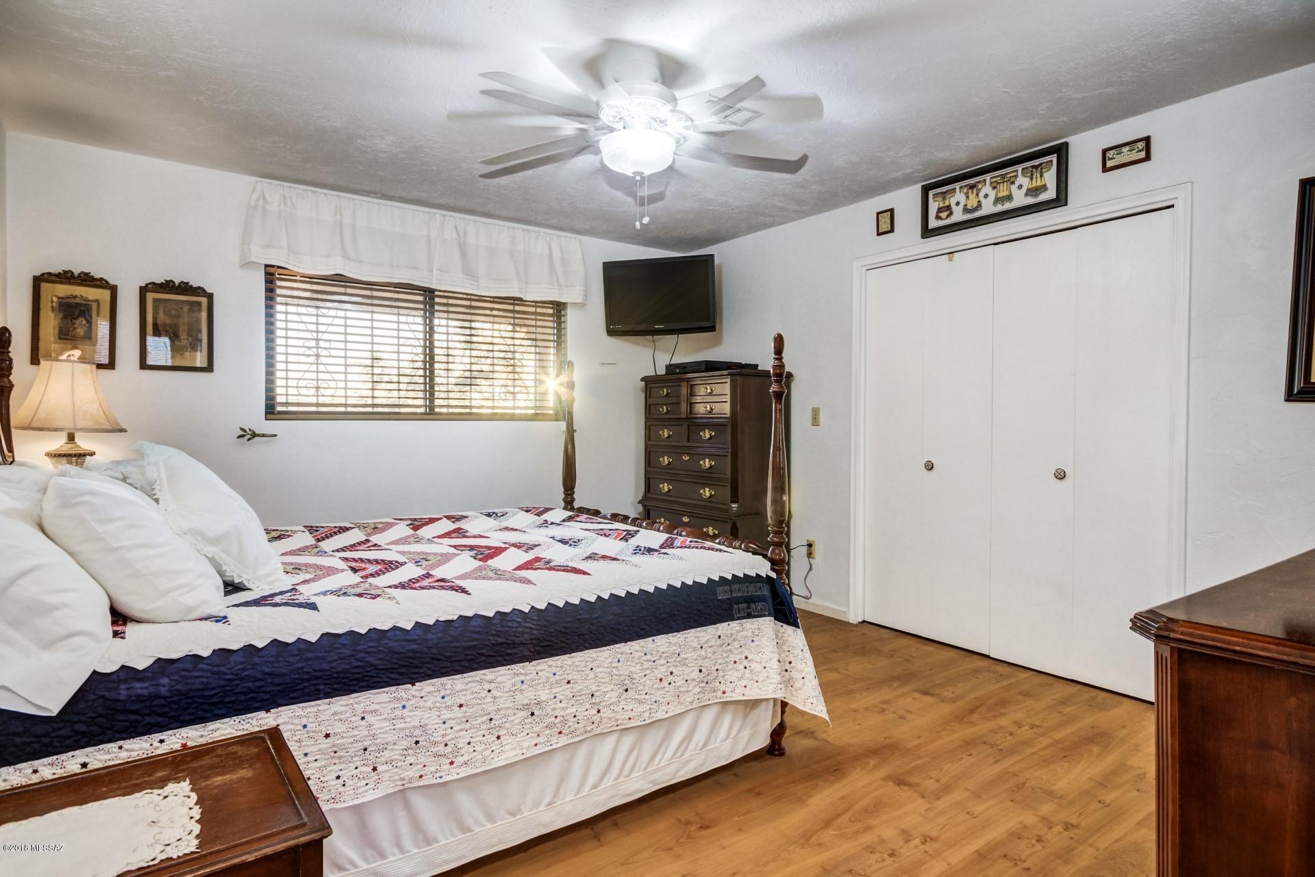 1103 West Roller Coaster Road Tucson, AZ 85704 - Photo 8 of 29 Gallery Image 8