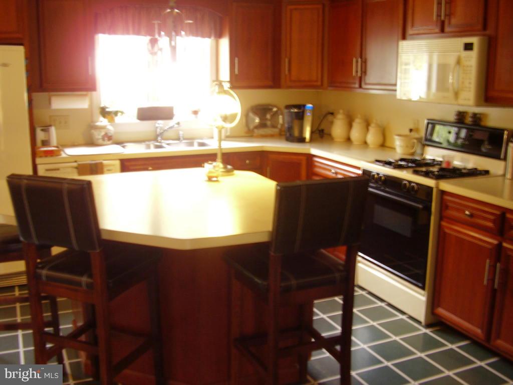 933 Nissley Road Lancaster, PA 17601 - Photo 3 of 44 Gallery Image 3