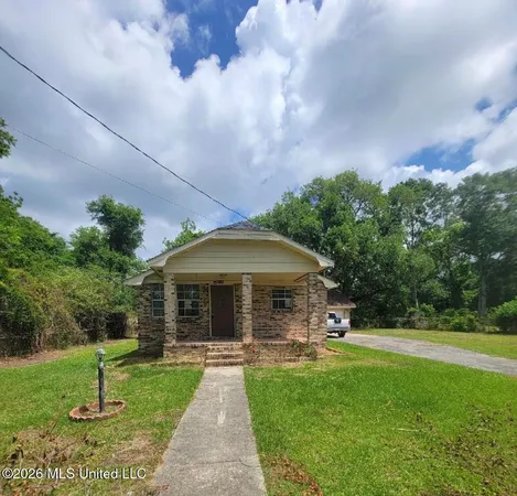 $1,400 | 4005 West Pine Street, Moss Point, MS 39563