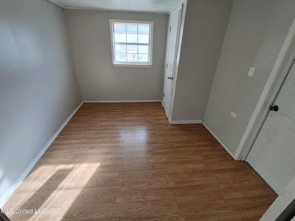 $1,400 | 4005 West Pine Street, Moss Point, MS 39563