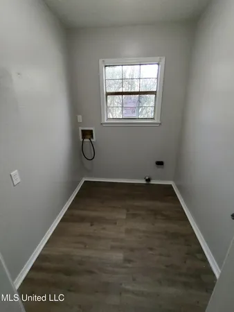 $1,400 | 4005 West Pine Street, Moss Point, MS 39563