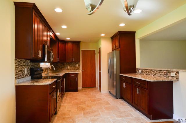 4217 Hecktown Road Bethlehem, PA 18020 - Photo 3 of 11 Gallery Image 3