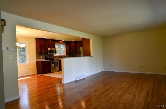 4217 Hecktown Road Bethlehem, PA 18020 - Photo 5 of 11 Gallery Image 5
