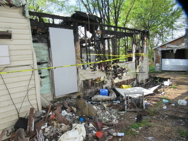 a view of a house with yard