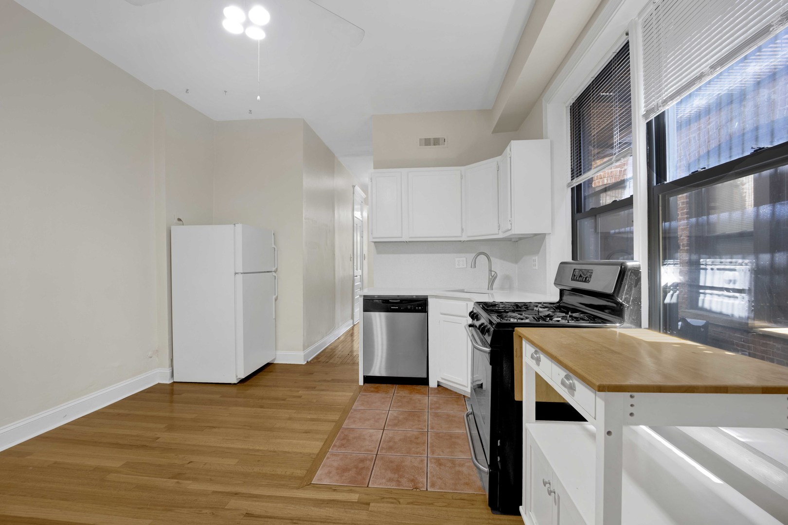 616 South Loomis Street, Unit 2 Chicago, IL 60607 - Photo 7 of 16