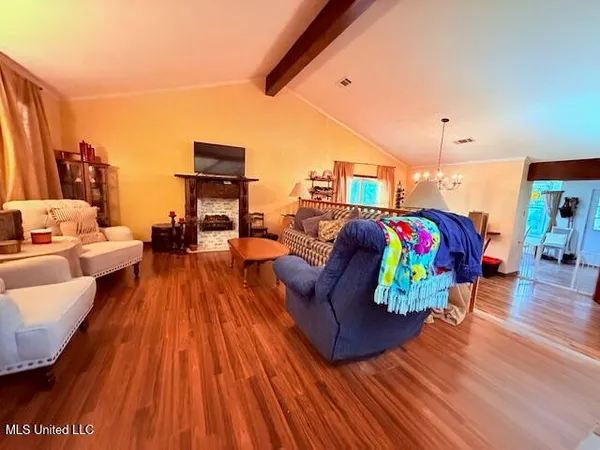 $299,950 | 516 Airline Highway, Tylertown, MS 39667