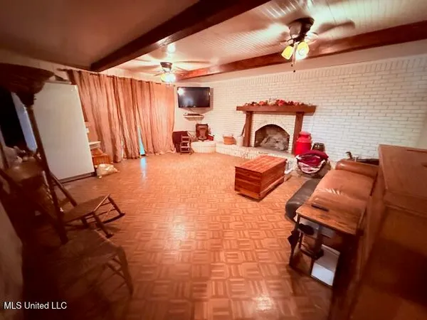 $299,950 | 516 Airline Highway, Tylertown, MS 39667