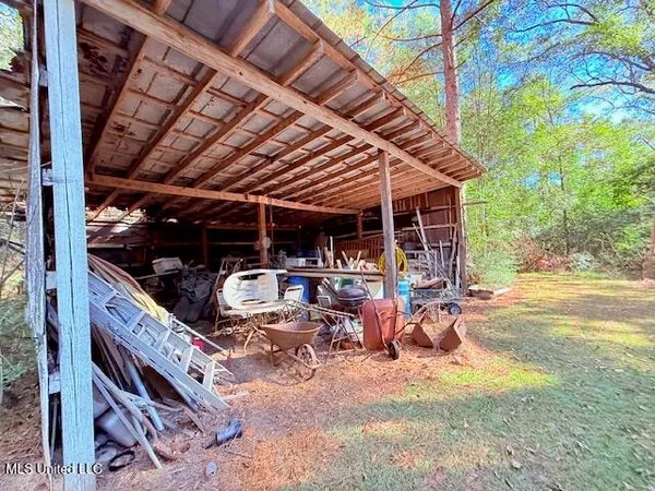 $299,950 | 516 Airline Highway, Tylertown, MS 39667
