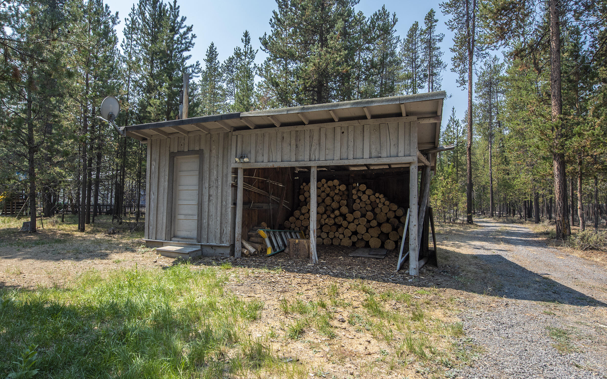 52357 Dustan Road La Pine, OR 97739 - Photo 29 of 37 #30 Wood shed