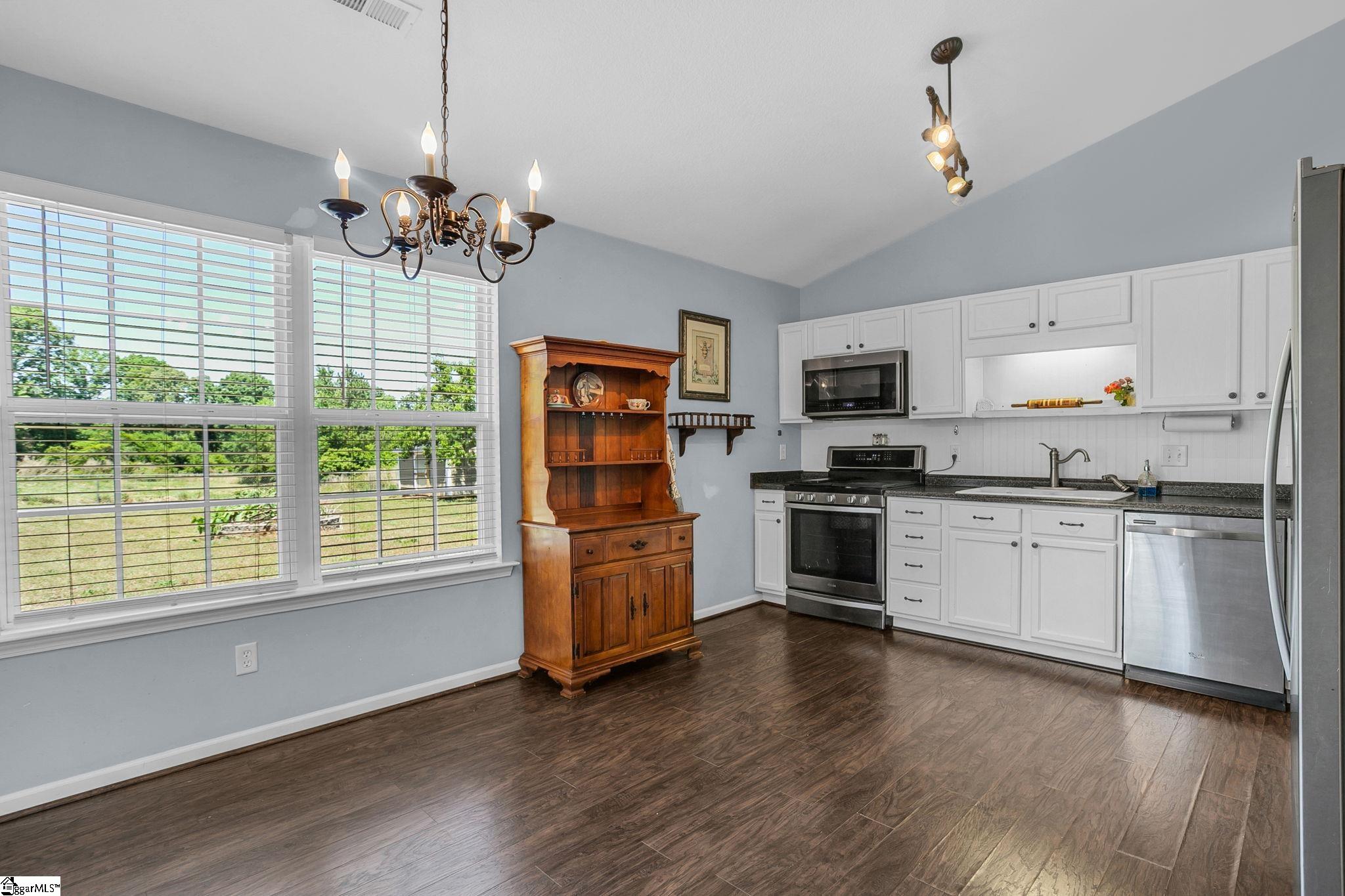 331 Bright Farm Road Duncan, SC 29334 - Photo 9 of 29