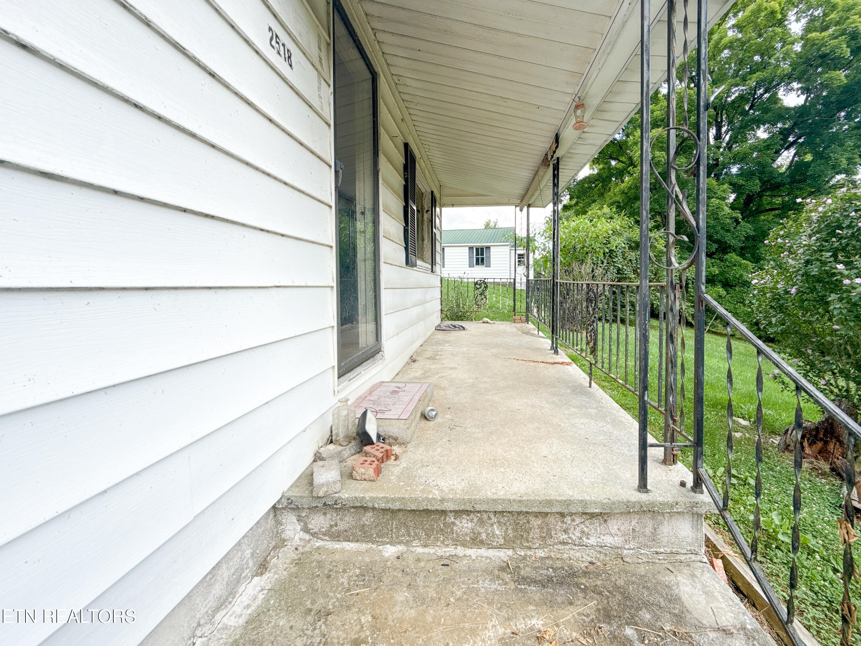 2518 Roseberry Road Mascot, TN 37806 - Photo 13 of 41 029-SMALL
