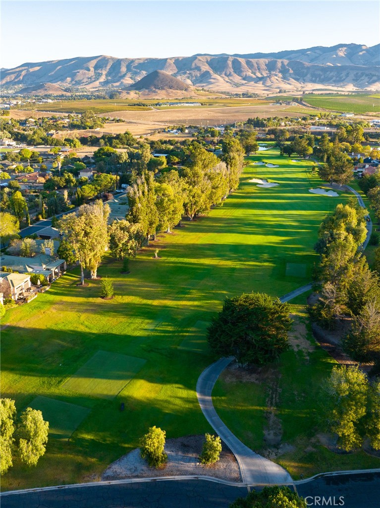 5502 Los Ranchos Road San Luis Obispo, CA 93401 - Photo 47 of 75 a view of an ocean and a city
