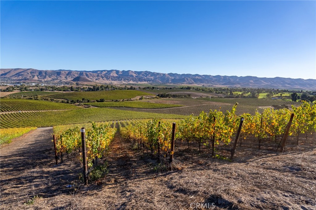 5502 Los Ranchos Road San Luis Obispo, CA 93401 - Photo 65 of 75 a view of an ocean with a mountain
