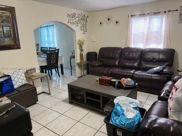 $395,000 | 5328 Southwest 18th Street, Hollywood, FL 33023
