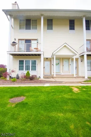 $2,000 | 10 Amherst Court, Hamburg, NJ 07419