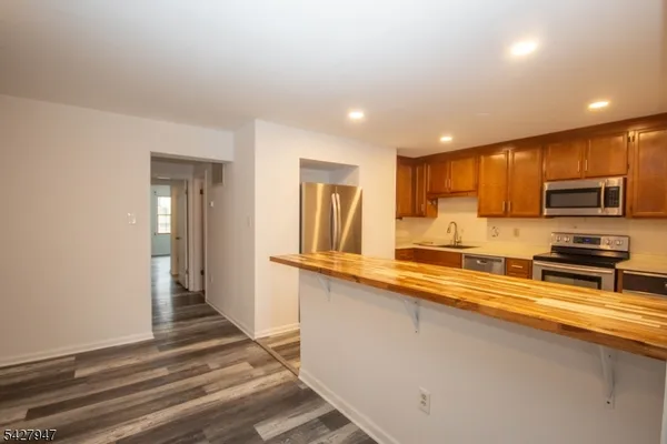 $2,000 | 10 Amherst Court, Hamburg, NJ 07419