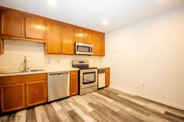 $2,000 | 10 Amherst Court, Hamburg, NJ 07419
